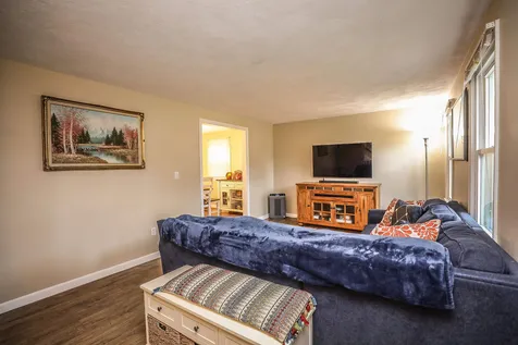 21 Tokanel Drive Londonderry NH 03053