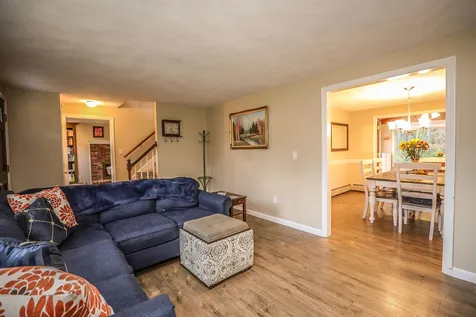 21 Tokanel Drive Londonderry NH 03053