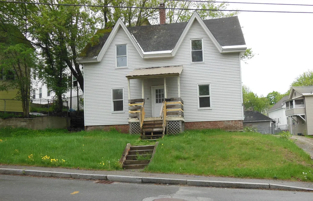 39 Barnes Street Claremont NH 05043