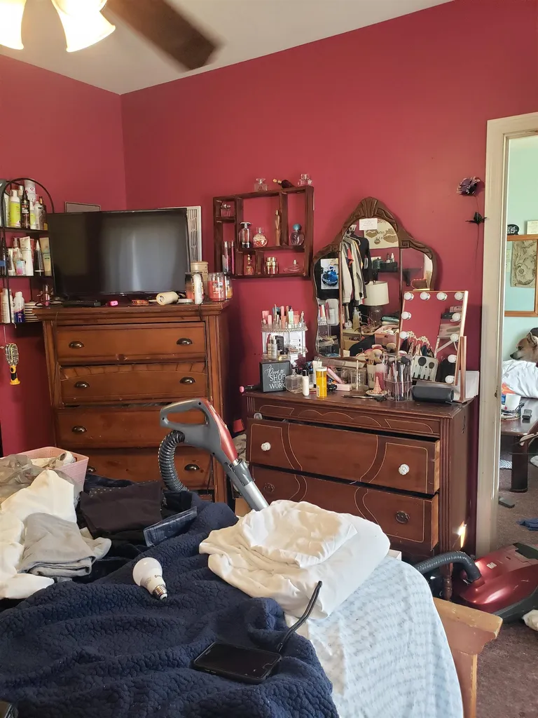39 Barnes Street Claremont NH 05043
