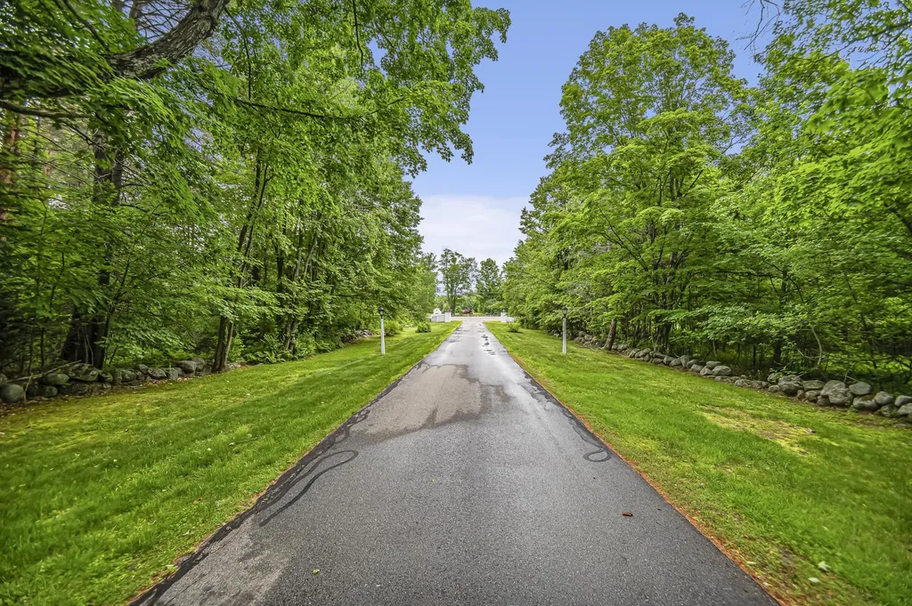 2 Farm House Lane Wolfeboro NH 03894