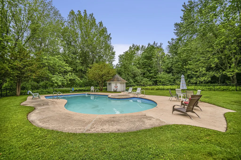 2 Farm House Lane Wolfeboro NH 03894