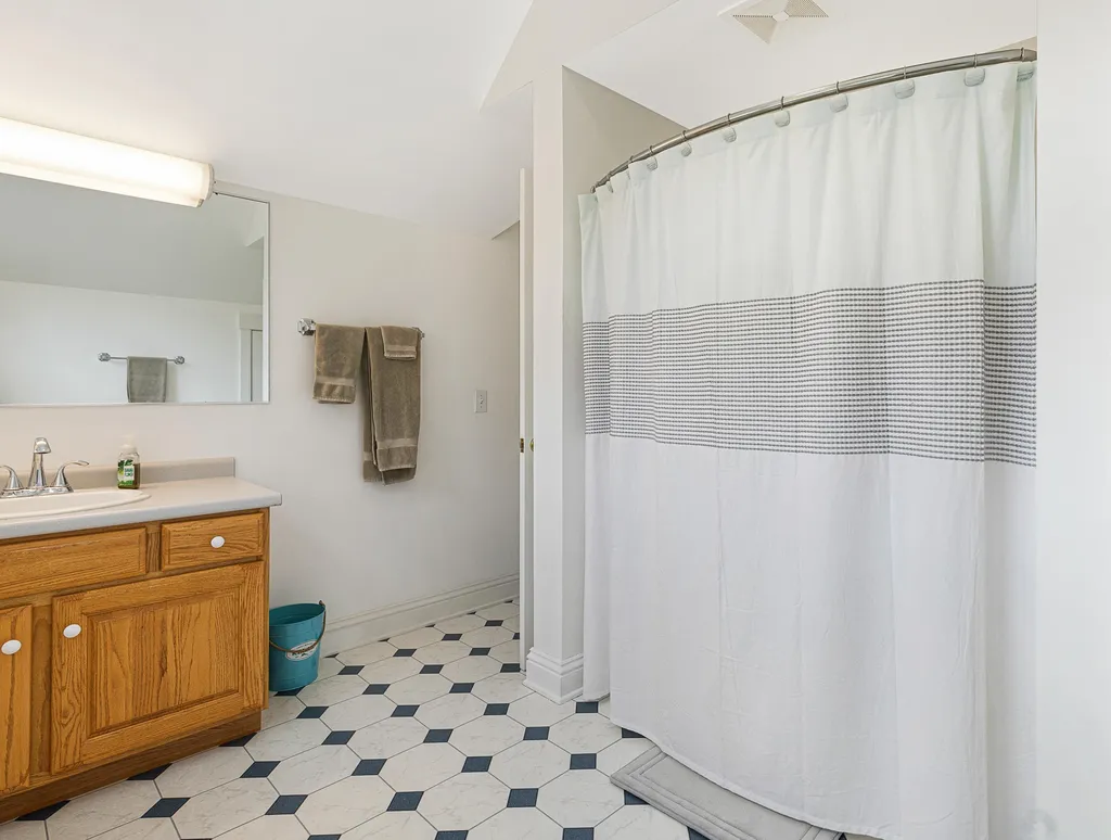 10 Hagan Drive Essex VT 05452