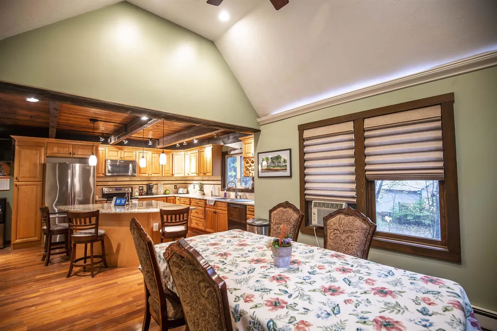 93 Walnut Hill Road Derry NH 03038