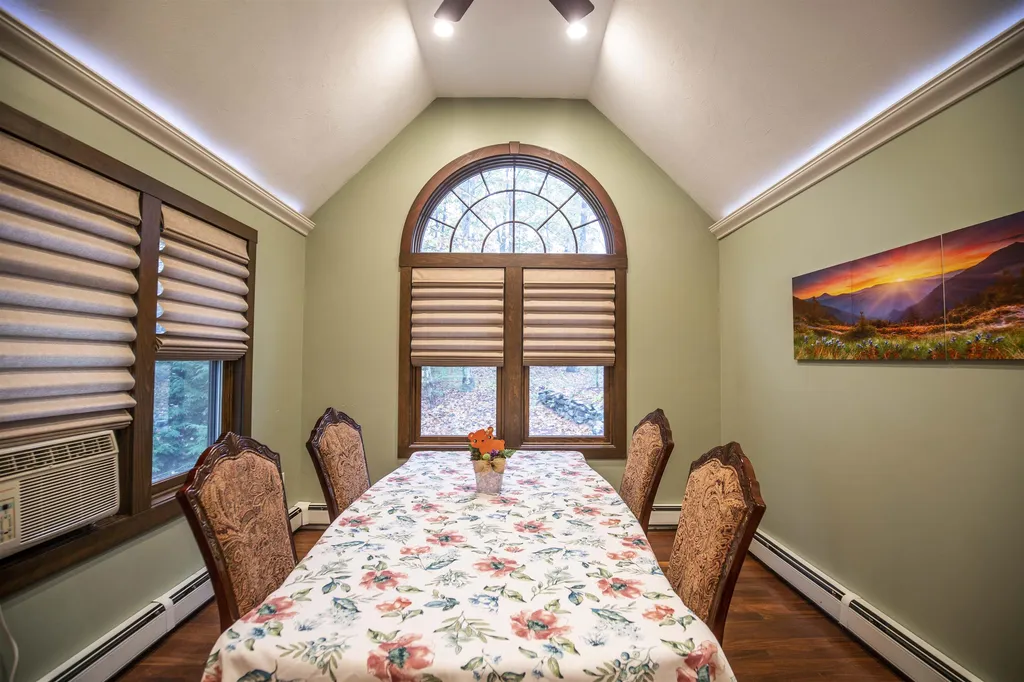 93 Walnut Hill Road Derry NH 03038