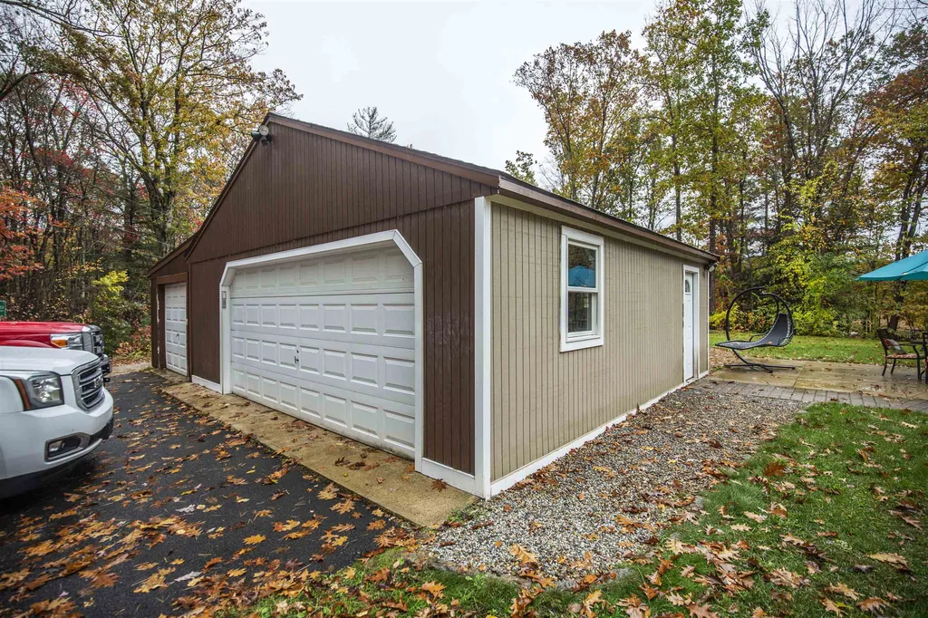 93 Walnut Hill Road Derry NH 03038