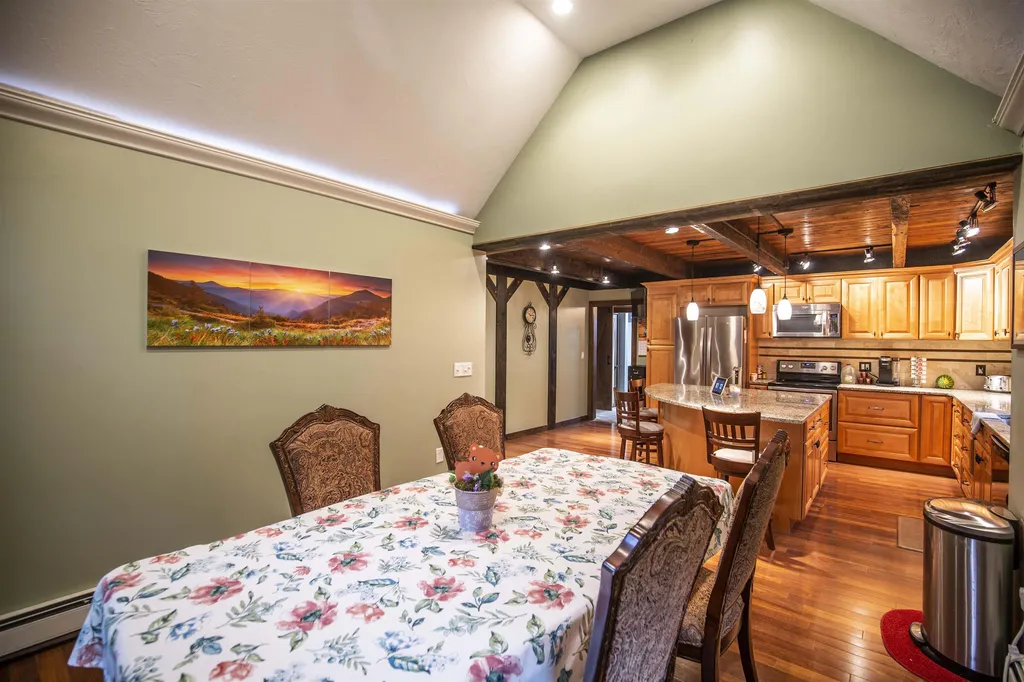 93 Walnut Hill Road Derry NH 03038