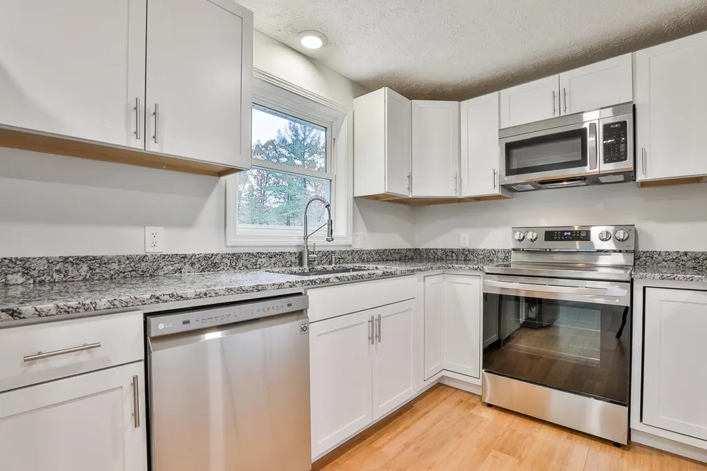 1l Rocco Drive Derry NH 03038