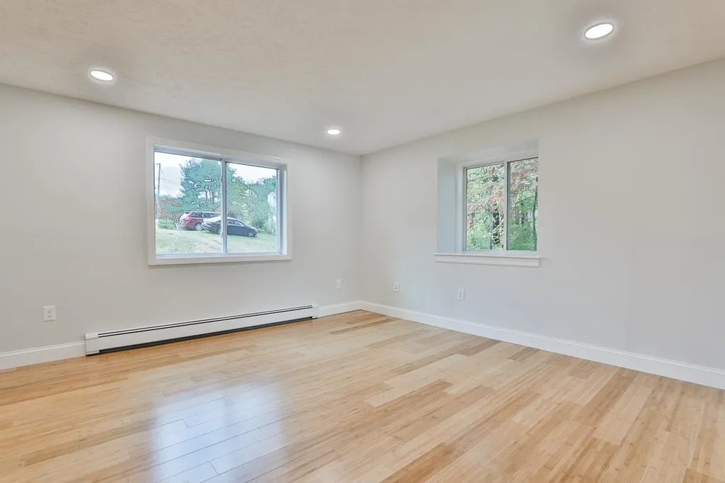 1l Rocco Drive Derry NH 03038