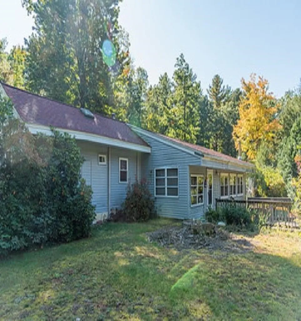 82 New Boston Road Kingston NH 03848