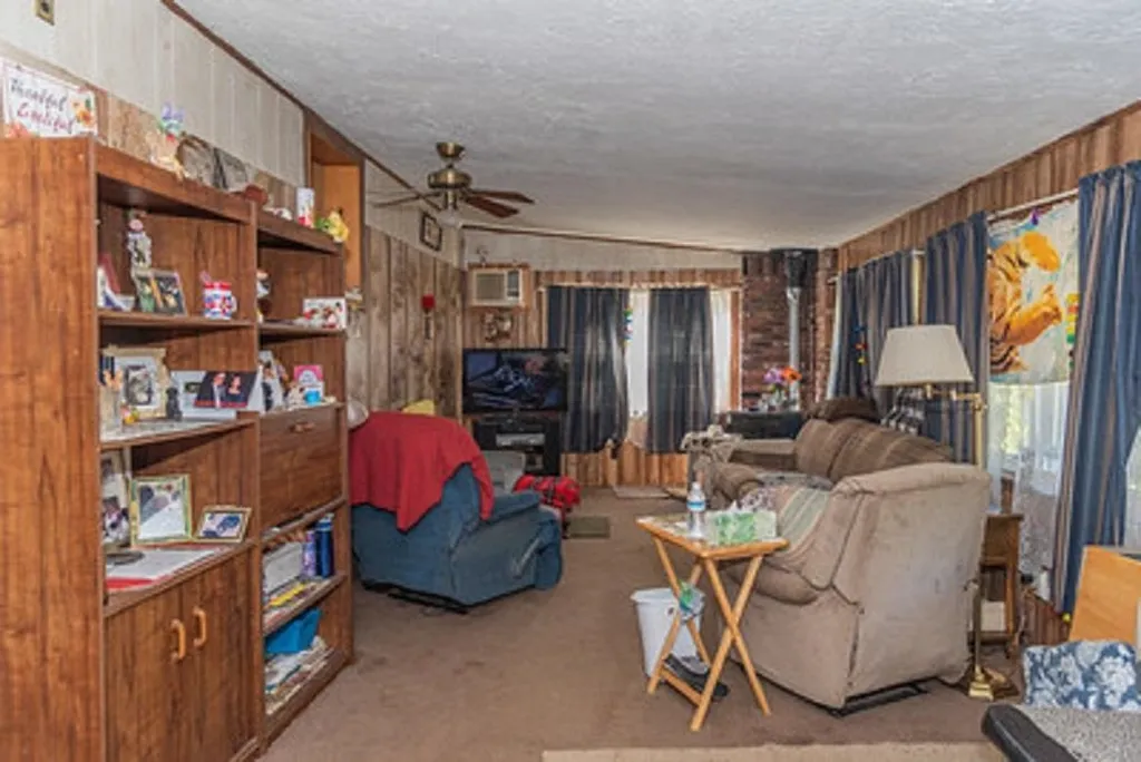 82 New Boston Road Kingston NH 03848