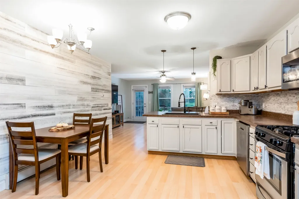 6 East Road Fairfax VT 05454