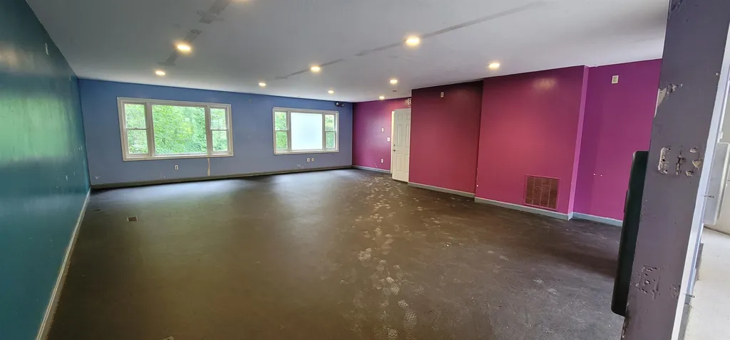 1238 Hooksett Road Hooksett NH 03106