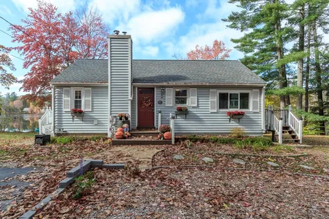 10 Lewis Drive Deerfield NH 03037
