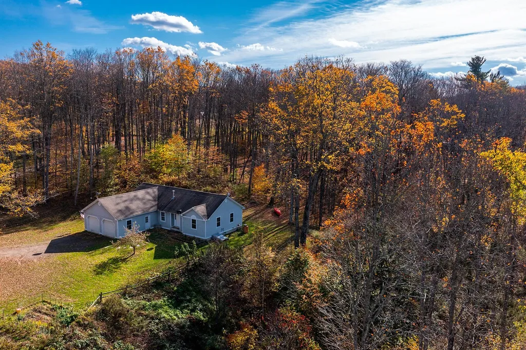 22 Ratner Lane Royalton VT 05068