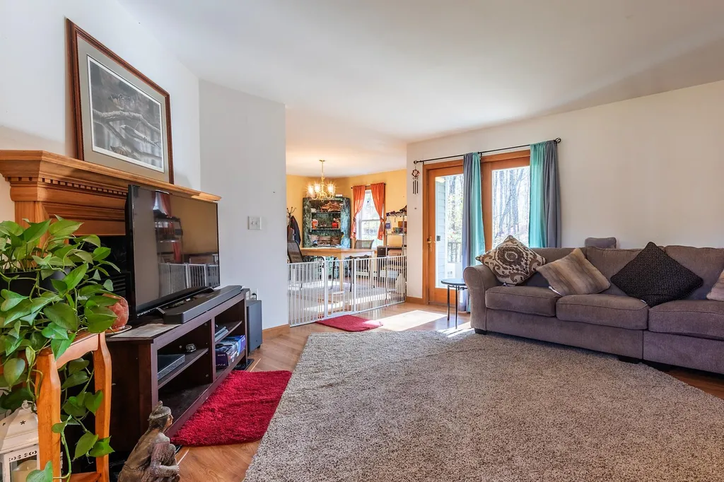 22 Ratner Lane Royalton VT 05068
