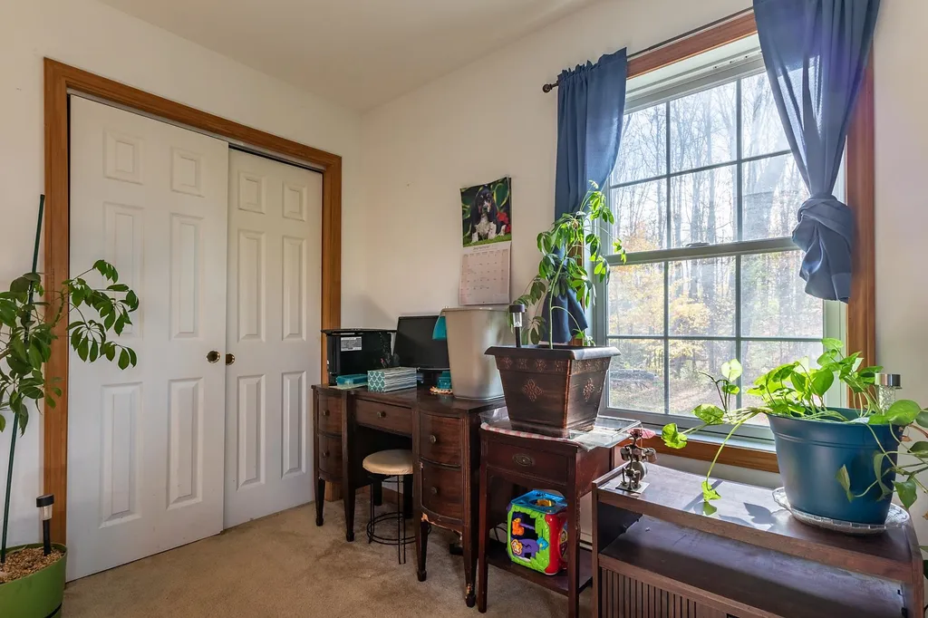 22 Ratner Lane Royalton VT 05068