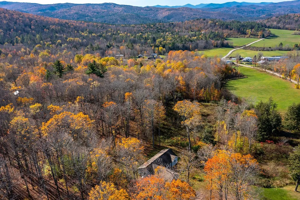 22 Ratner Lane Royalton VT 05068