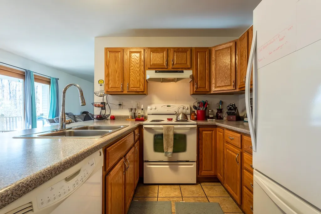 22 Ratner Lane Royalton VT 05068