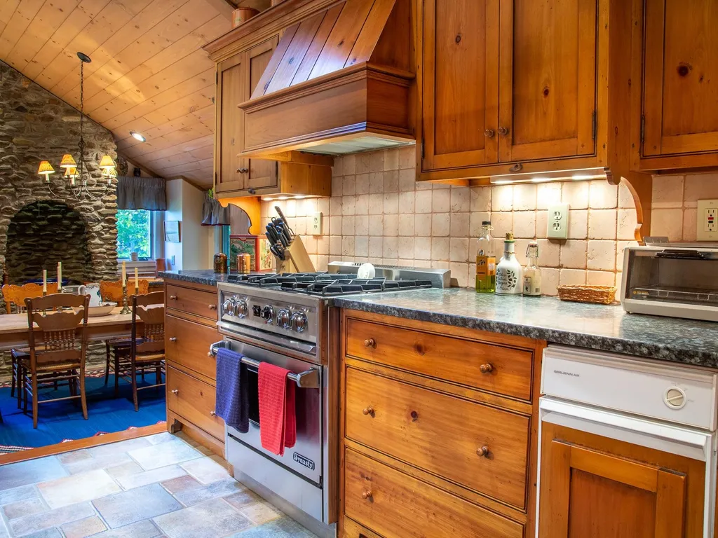 942 Cider Hill Road Warren VT 05674