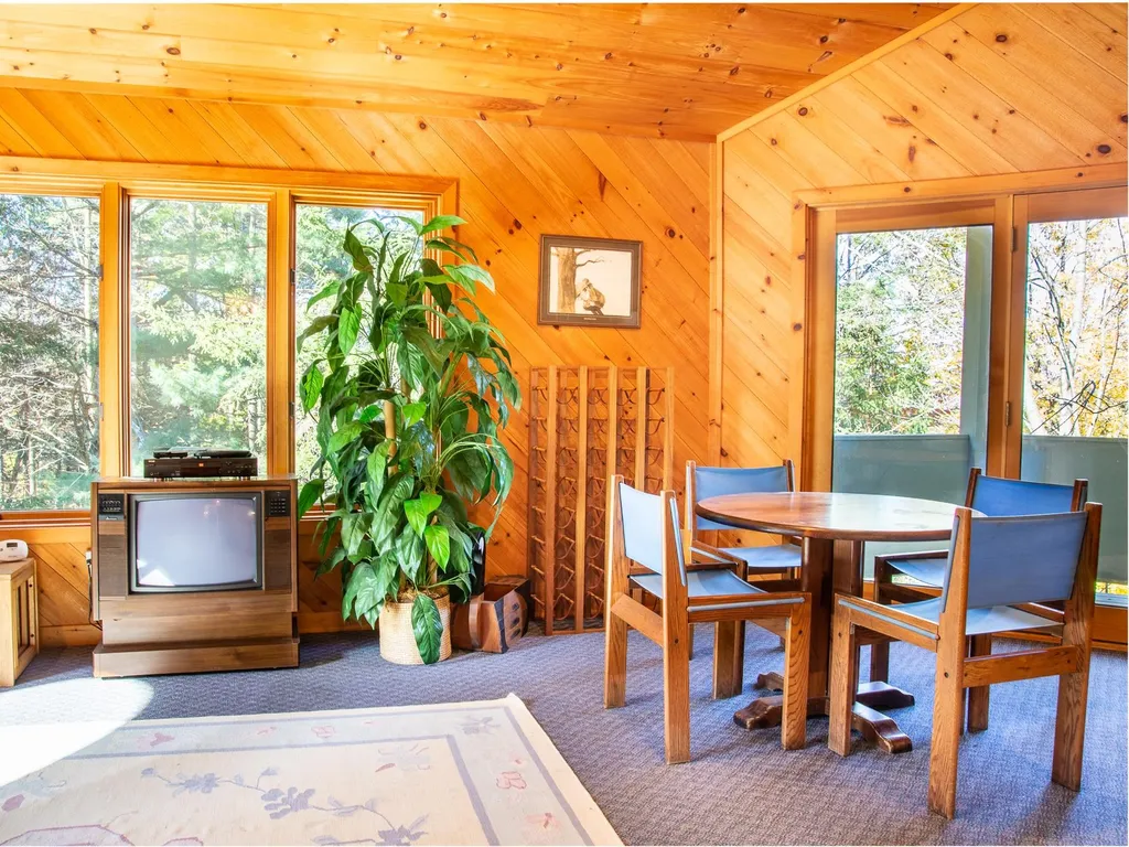 942 Cider Hill Road Warren VT 05674