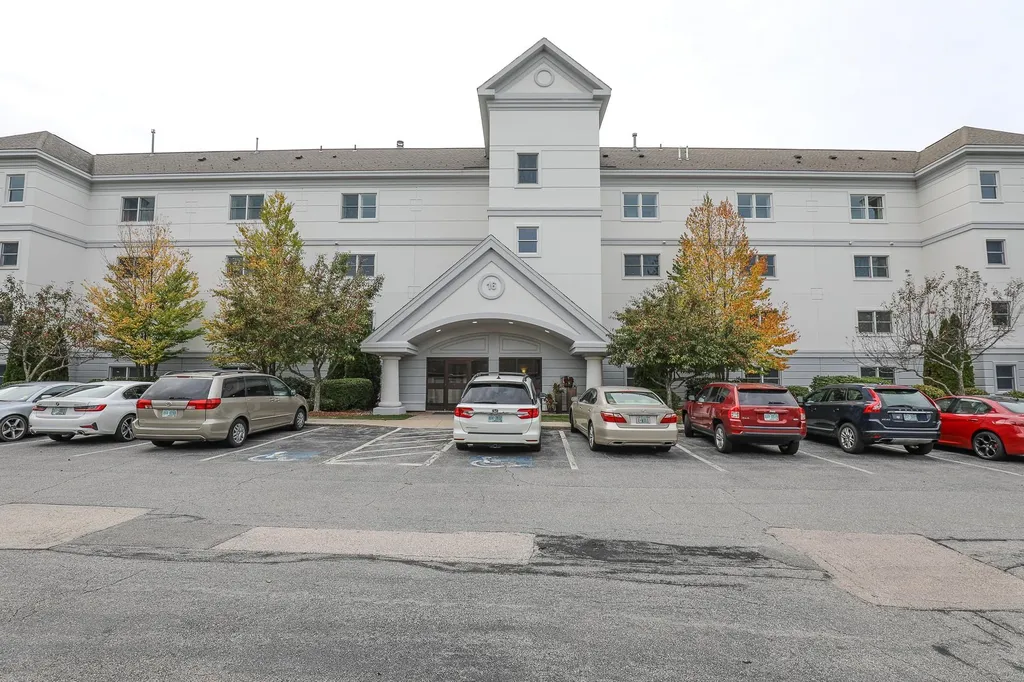 16 Mountain Laurels Drive Nashua NH 03062