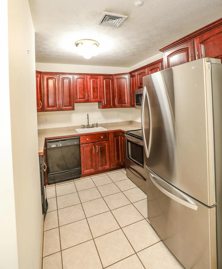 16 Mountain Laurels Drive Nashua NH 03062
