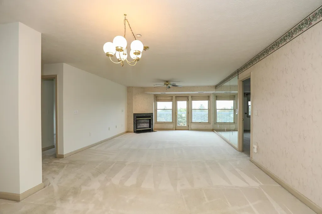 16 Mountain Laurels Drive Nashua NH 03062