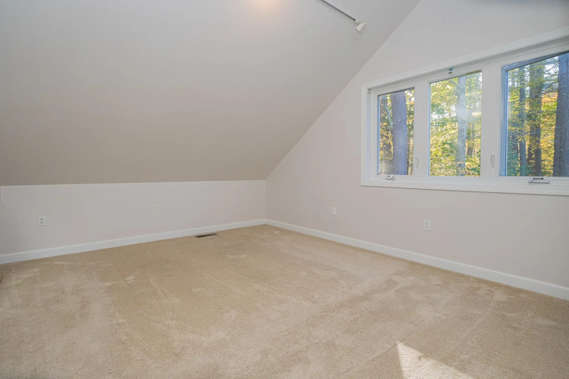 84 Meetinghouse Road Bedford NH 03110