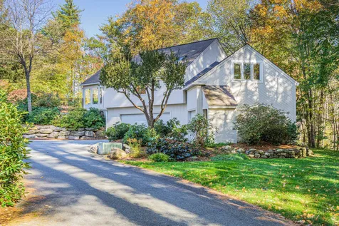 84 Meetinghouse Road Bedford NH 03110