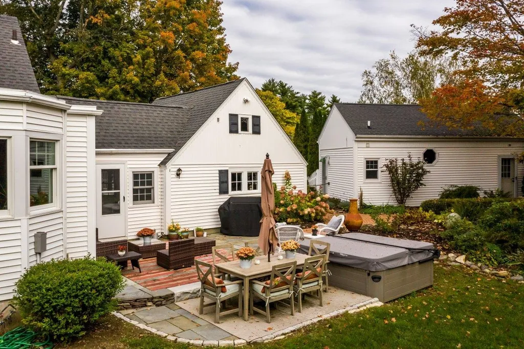 13 Ashbrook Road Exeter NH 03833