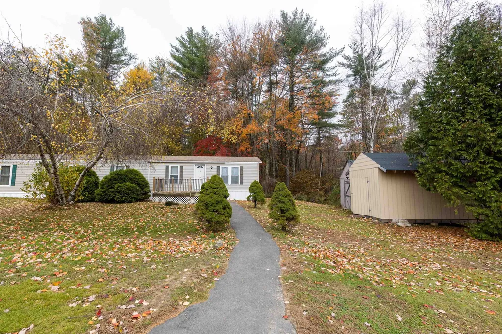 34 Cleo Circle Rochester NH 03868