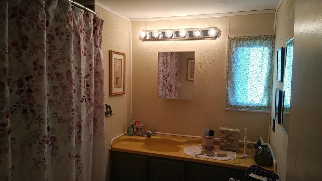 14 Anthony Circle Swanzey NH 03446