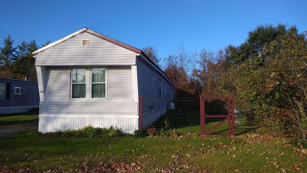 14 Anthony Circle Swanzey NH 03446