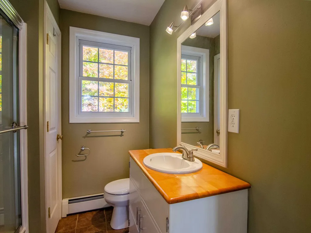 318 Old Post Road Newbury NH 03255