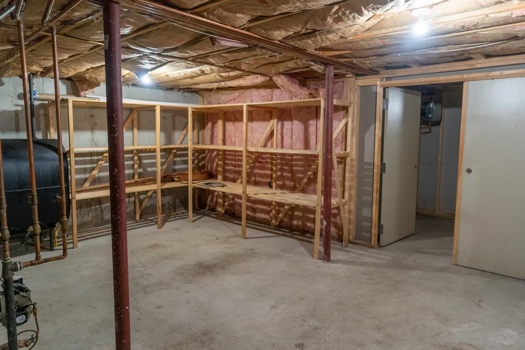 318 Old Post Road Newbury NH 03255