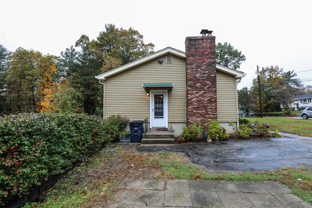 7 Norwich Road Nashua NH 03062
