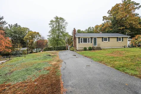 7 Norwich Road Nashua NH 03062