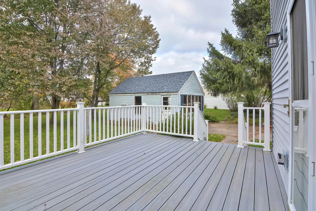 5 Evans Avenue Plaistow NH 03865