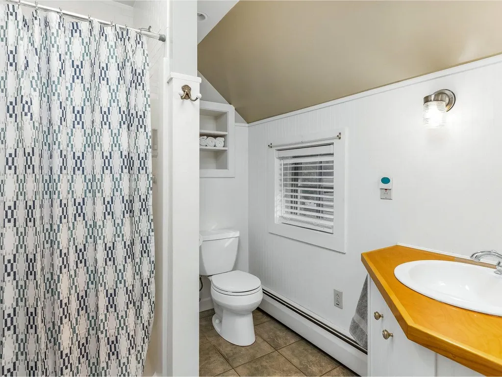 358 North Street Burlington VT 05401-2922
