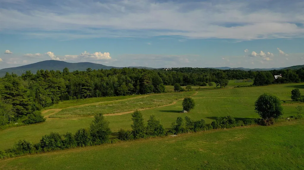 258 Little Sunapee Road New London NH 03257