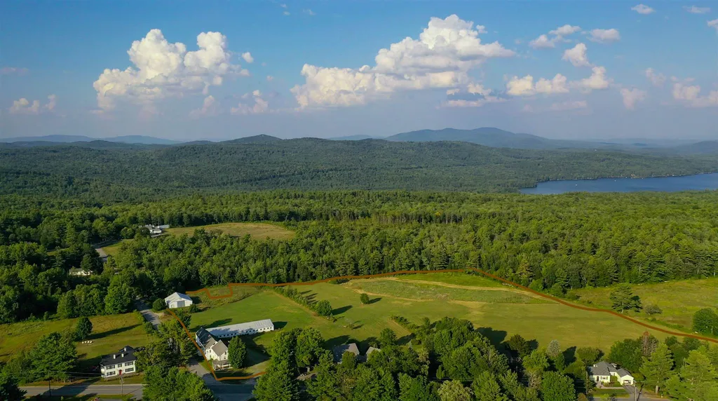 258 Little Sunapee Road New London NH 03257