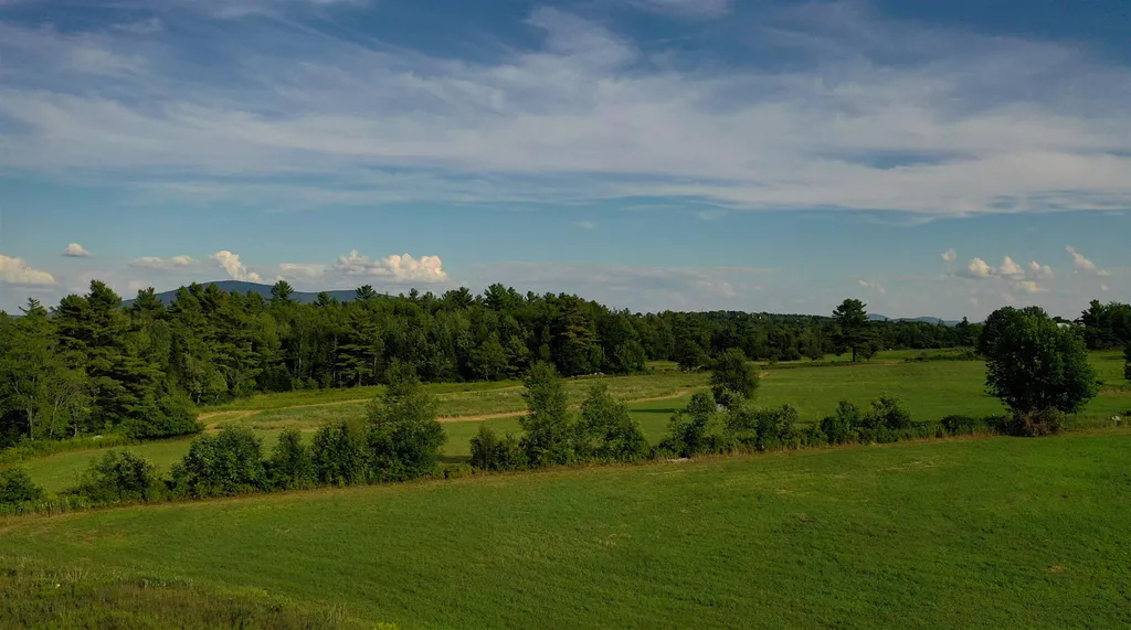 258 Little Sunapee Road New London NH 03257