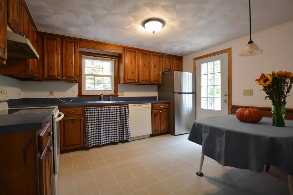 114 Warner Hill Road Derry NH 03038