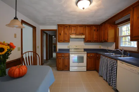 114 Warner Hill Road Derry NH 03038