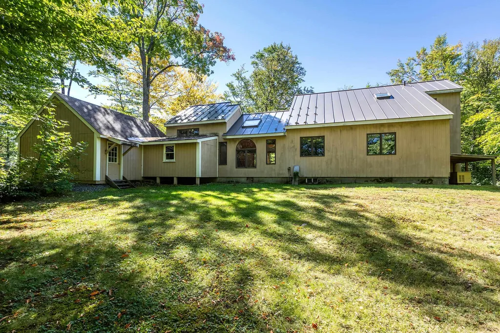 101 Barbara Jane Drive Jamaica VT 05343