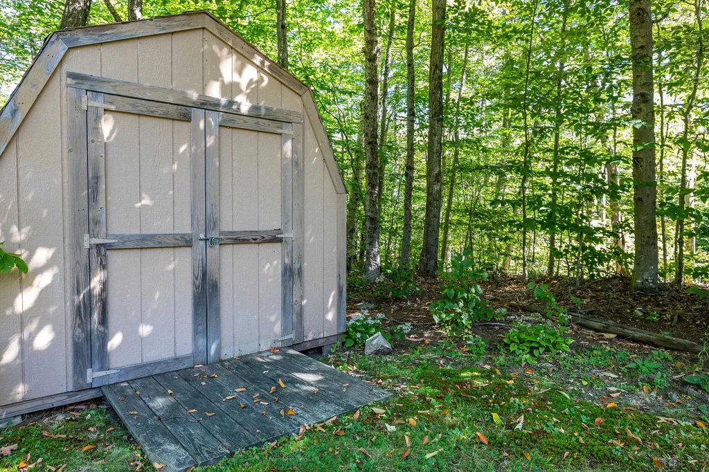 101 Barbara Jane Drive Jamaica VT 05343