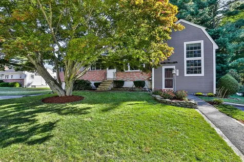 13 Haigh Avenue Salem NH 03079