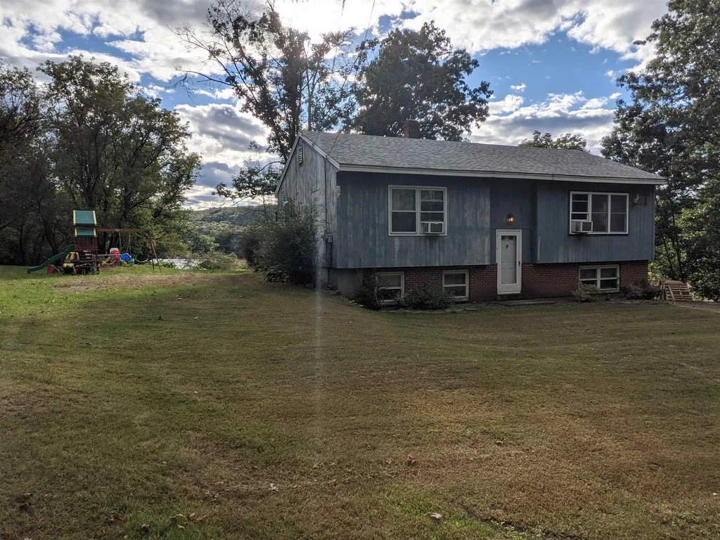32 Hammond Road Charlestown NH 03603