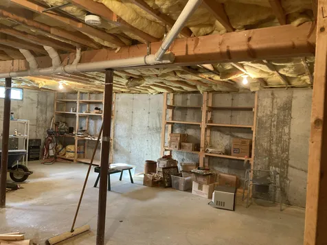 86 Manselville Road Deering NH 03244